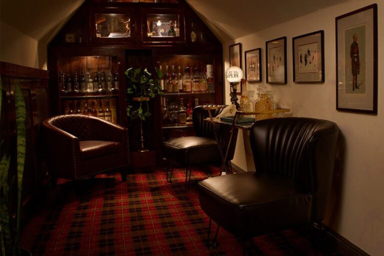 Tom Bergins Private Club Room Rental Fairfax Los Angeles