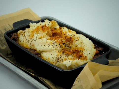 Irish-pub-Los-Angeles-with-Shepherds-Pie.jpg