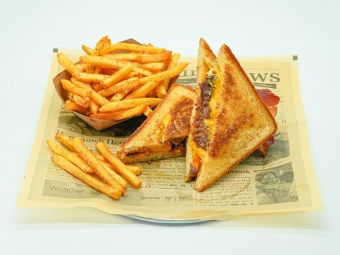 Tom-Bergins-Patty-melt-Best-Irish-pub-in-Los-Angeles