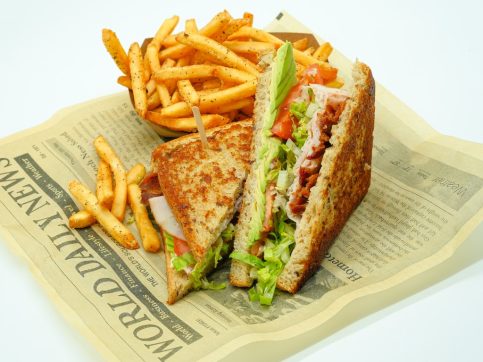 Tom-Bergins-de;icious Turkey Avocado Sandwich-Best-Irish-pub-in-Los-Angeles