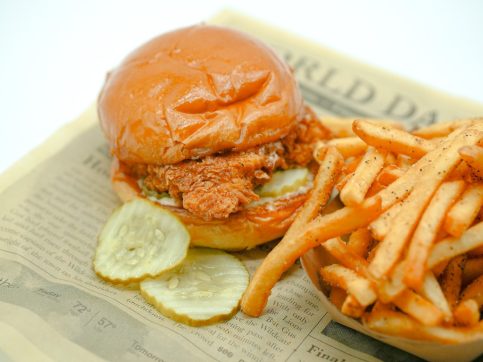 Tom-Bergins-delicious-Fried-Chicken-Sandwich-Best-Irish-times-pub-in-Los-Angeles