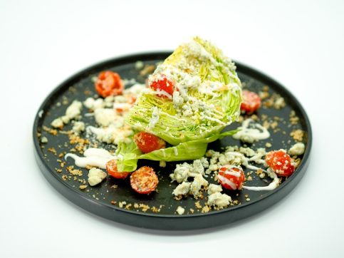 Tom-Bergins-healthy Wedge-Salad-Best-Irish-pub-in-Los-Angeles